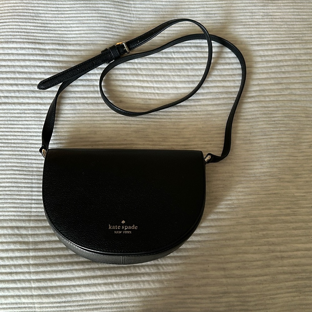Kate Spare crescent cross body purse. Like new. Black.